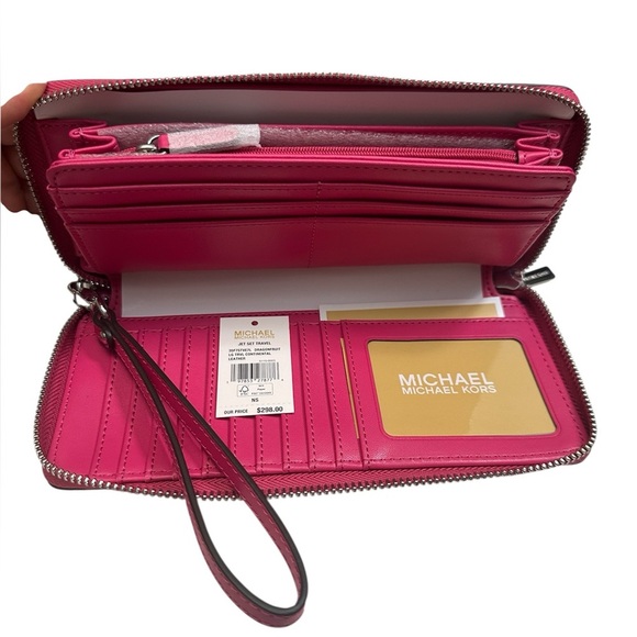 NWT Michael Kors Phone Holder Wristlet Wallet Continental Long Zip - Picture 1 of 5